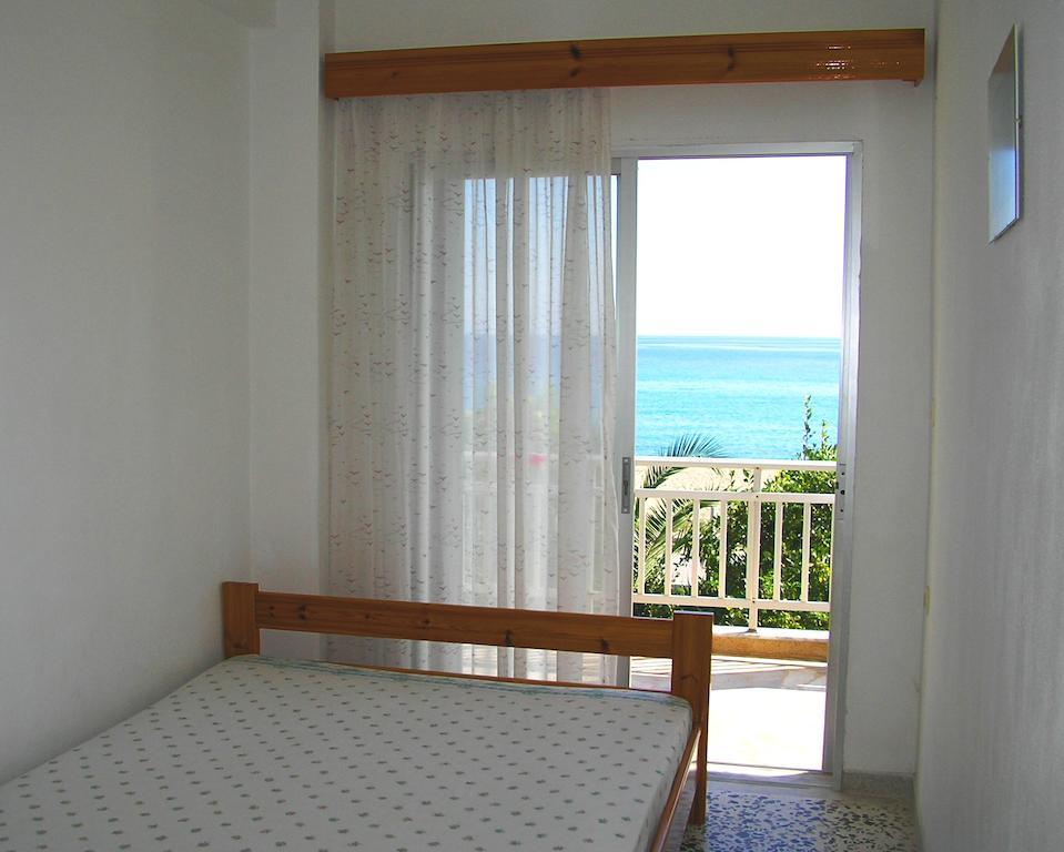 Apartments Ziogas Paralia Skotinis Exterior photo